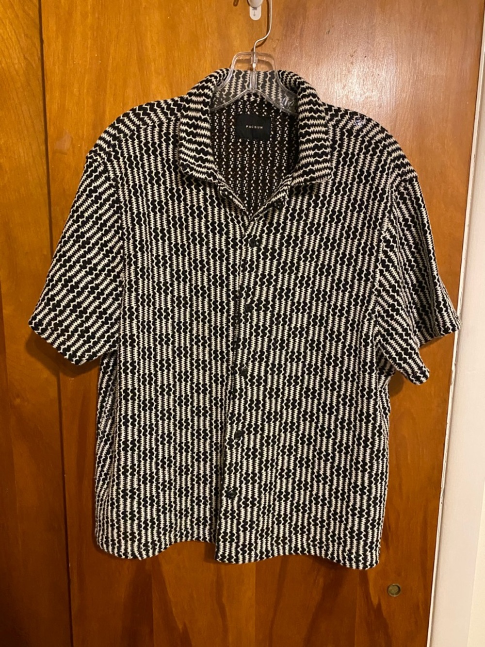 PacSun Men Black and White Knit Short-Sleeve Button-Down Cozy Texture Shirt